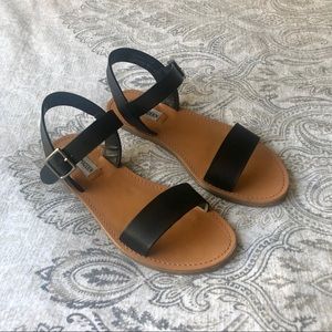 Steve Madden Zone Ankle Strap Sandal in Black